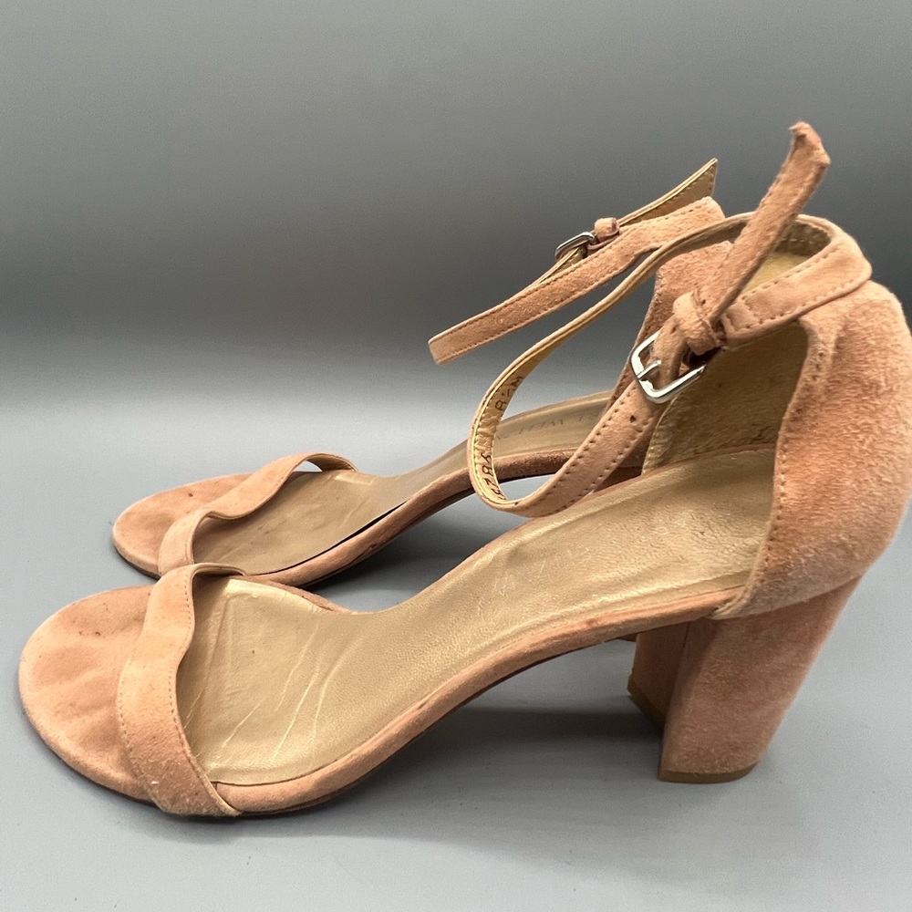 STUART WEITZMAN Nude Block Heel Suede Nearlynude Strap Sandal - size 8.5